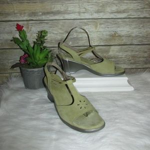 Munro American Light Green Slingback Wedge Sandals